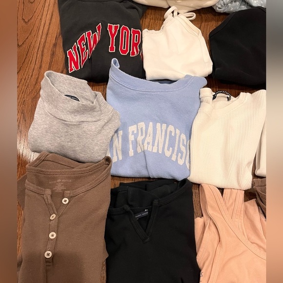BRANDY MELVILLE COLLECTION - Picture 2 of 16